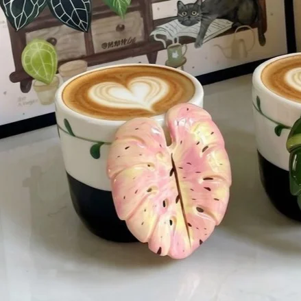 Pink leaf handle coffe cup